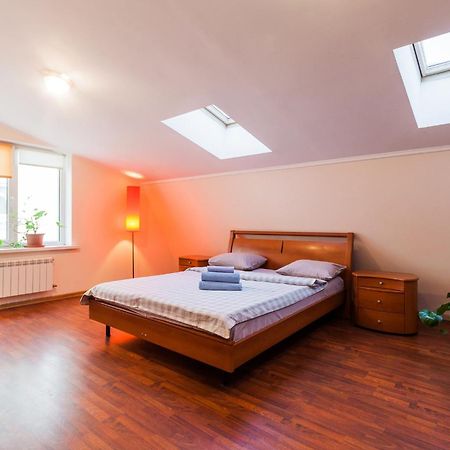 Apartment At Malaya Zhytomyrska 5 Киев Екстериор снимка