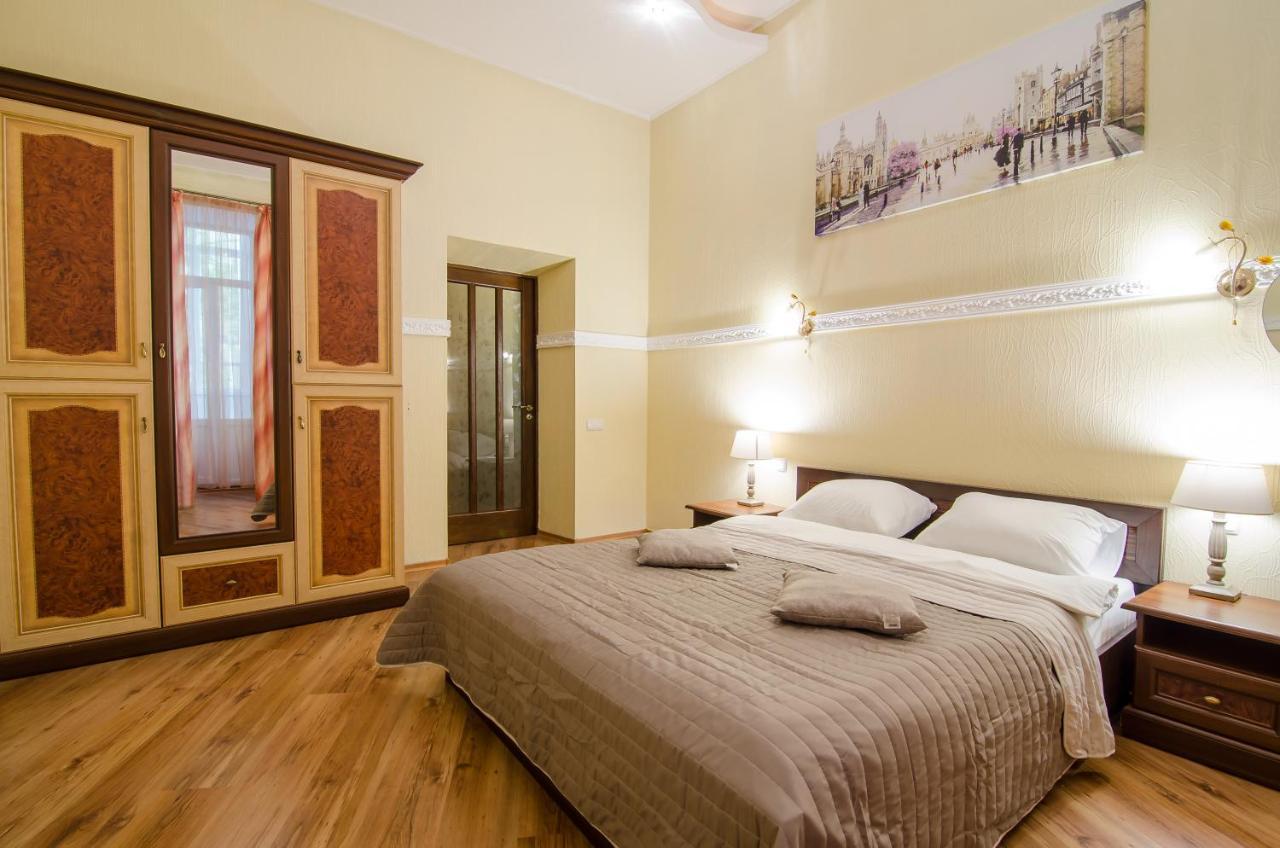 Apartment At Malaya Zhytomyrska 5 Киев Екстериор снимка
