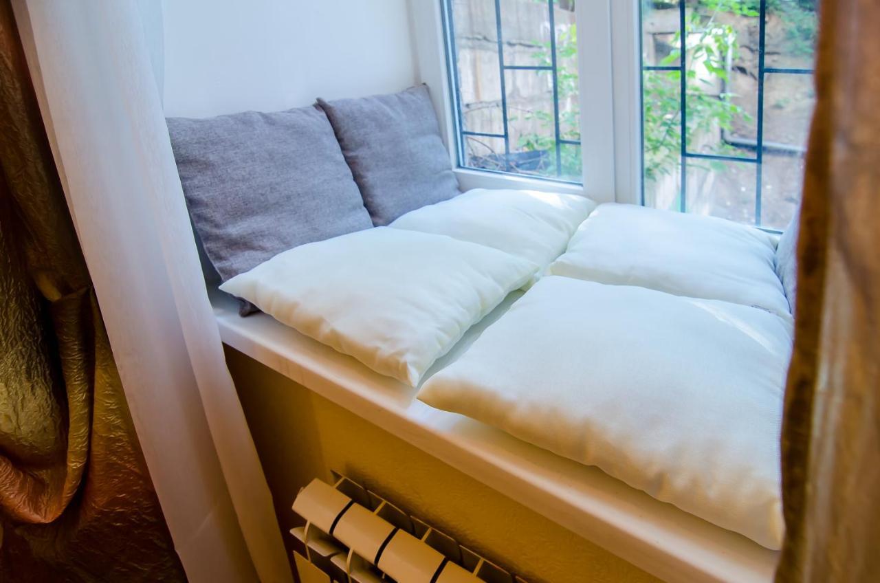 Apartment At Malaya Zhytomyrska 5 Киев Екстериор снимка