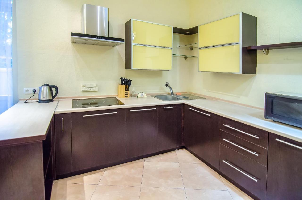 Apartment At Malaya Zhytomyrska 5 Киев Екстериор снимка