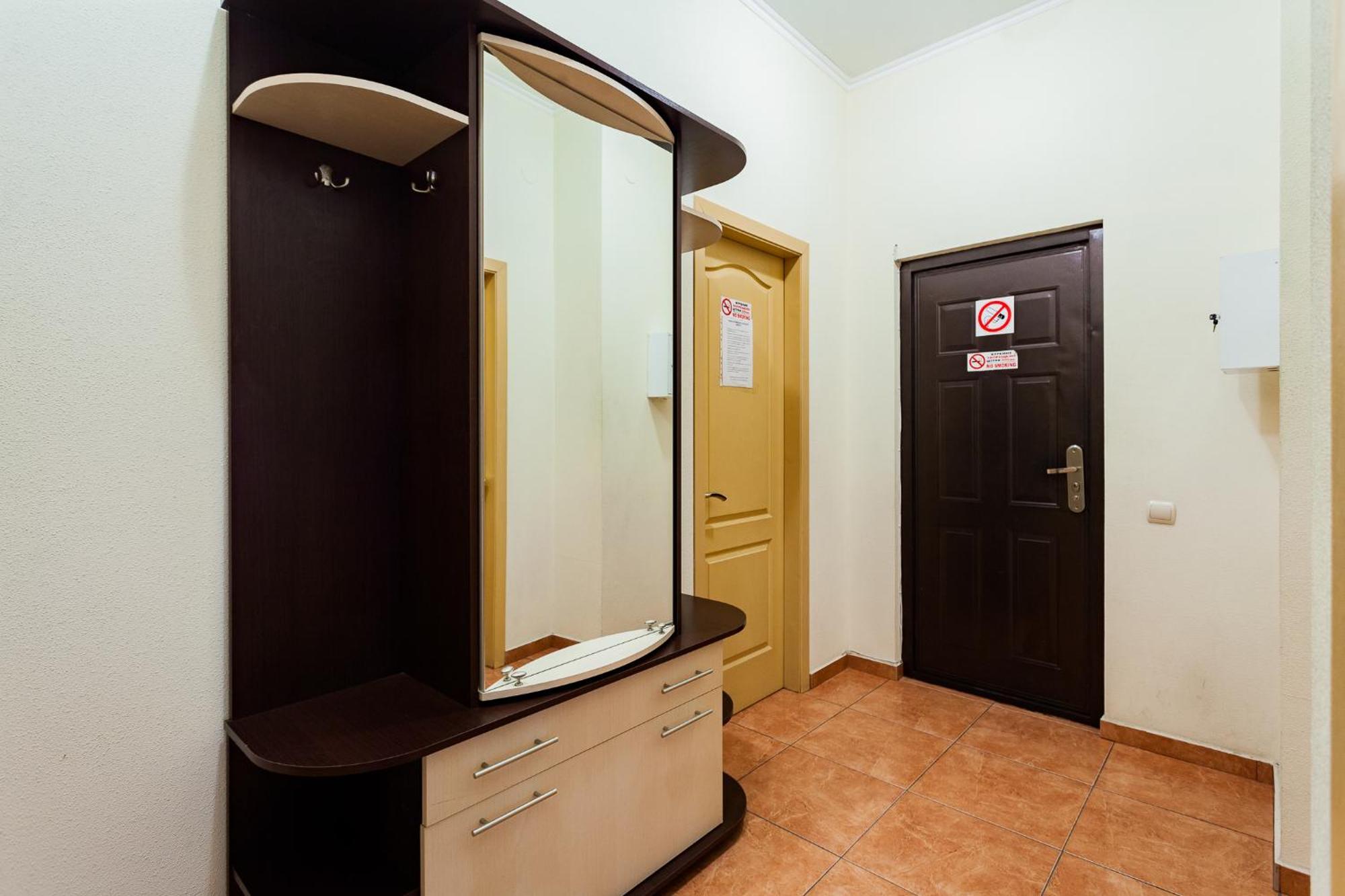 Apartment At Malaya Zhytomyrska 5 Киев Екстериор снимка