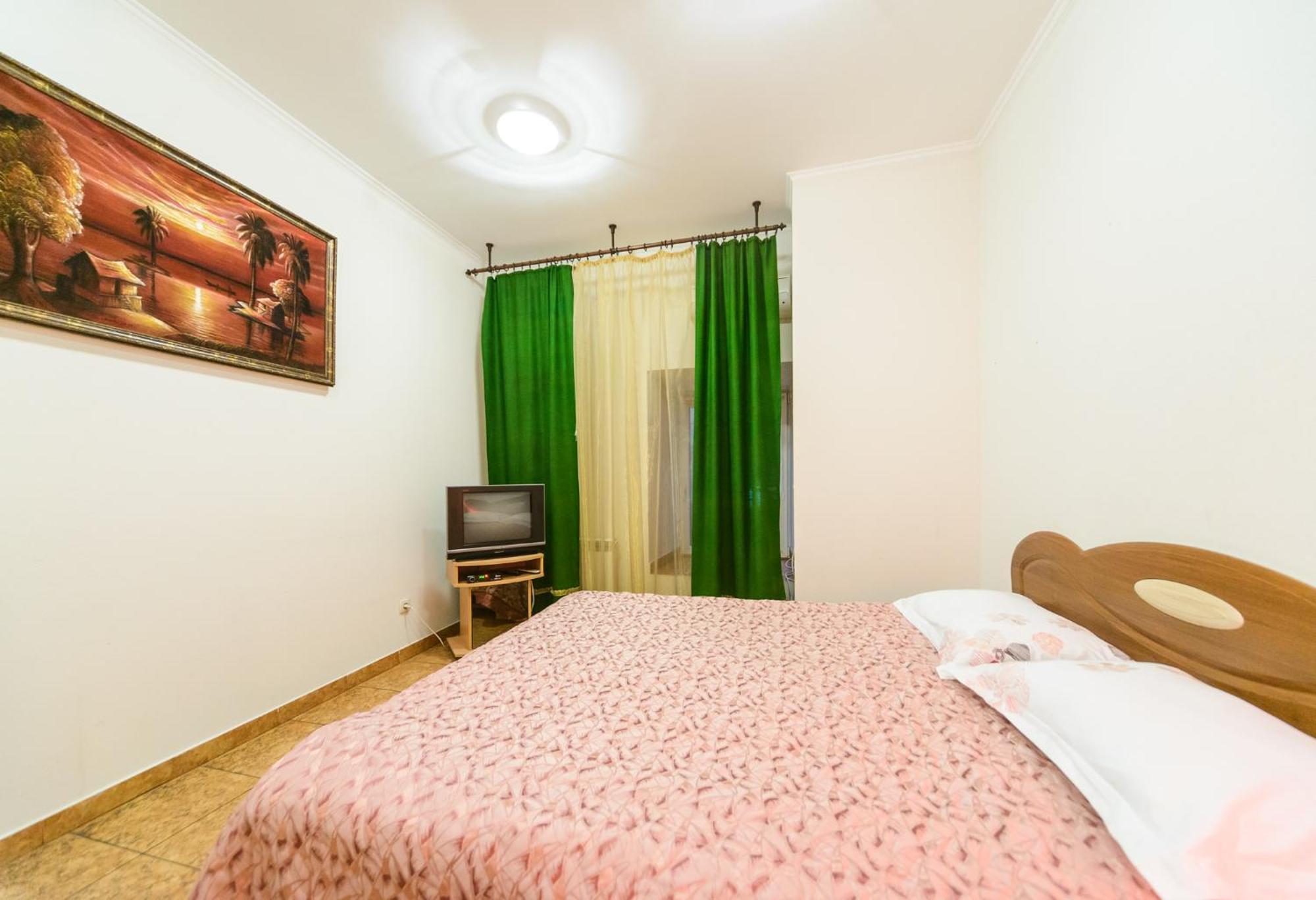Apartment At Malaya Zhytomyrska 5 Киев Екстериор снимка