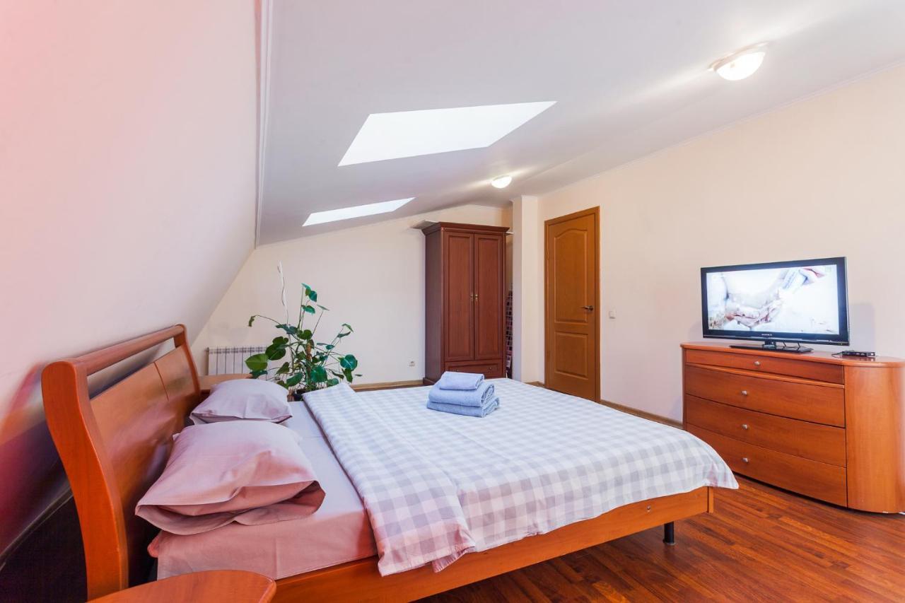 Apartment At Malaya Zhytomyrska 5 Киев Екстериор снимка